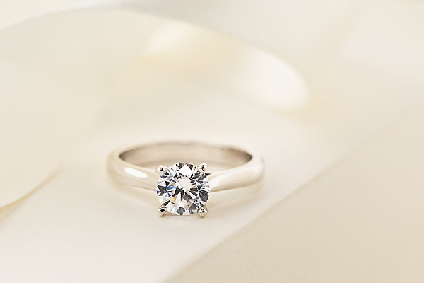 jamie solitaire lab grown diamond engagement ring