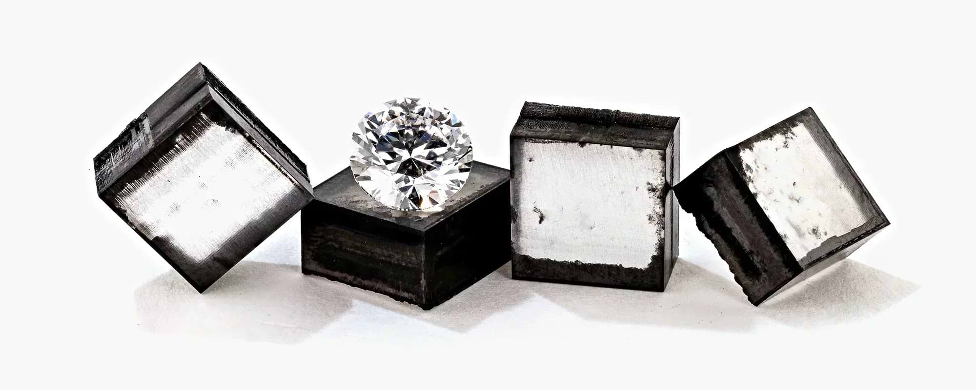 What the De Beers Diamond Testing Machines Reveal About Lab-Grown What the De Beers Diamond Testing Machines Reveal About Lab-Grown