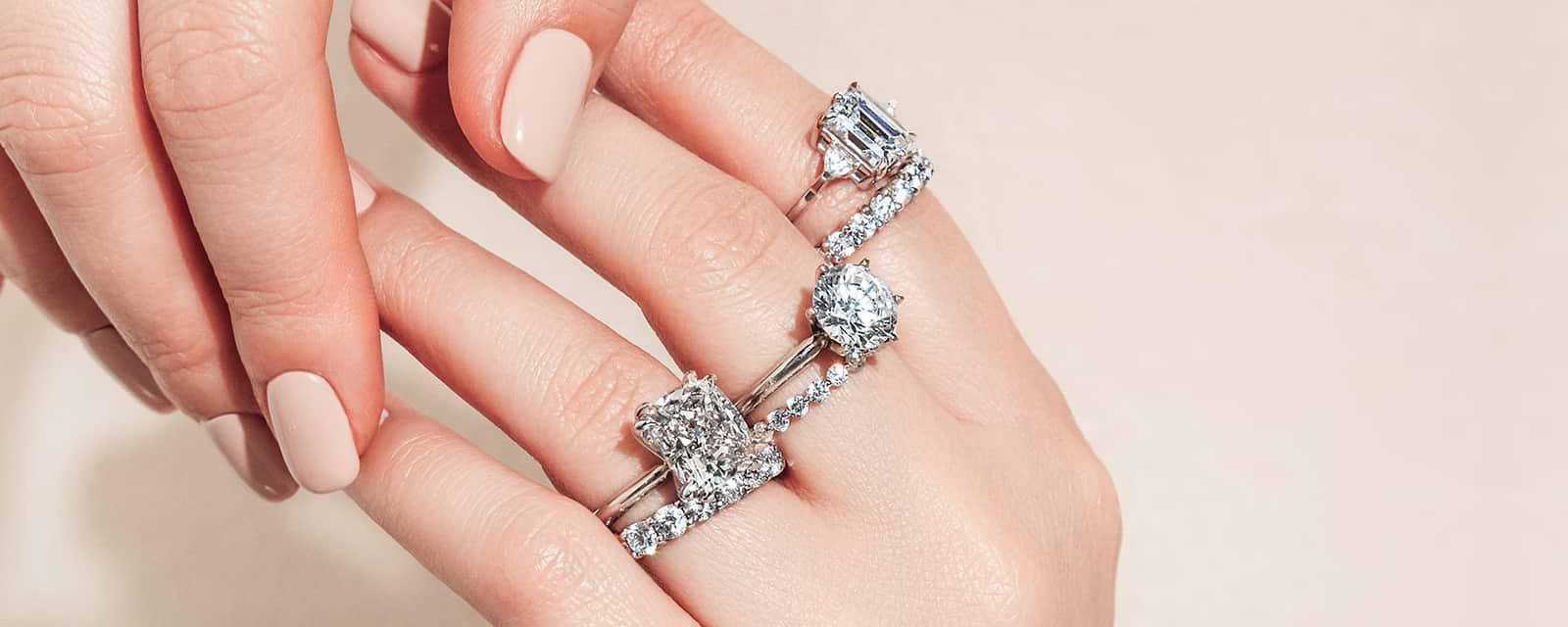 Engagement Rings in White Gold