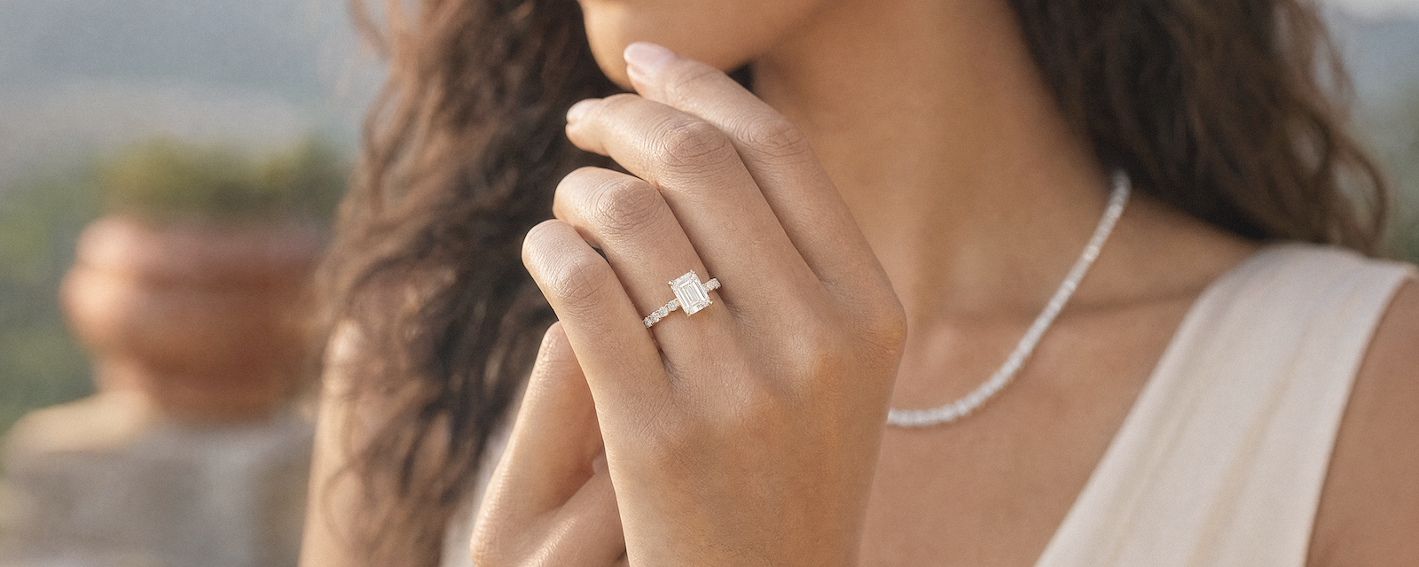 How to Choose a Lab-Grown Diamond Engagement Ring: Complete Buying Guide