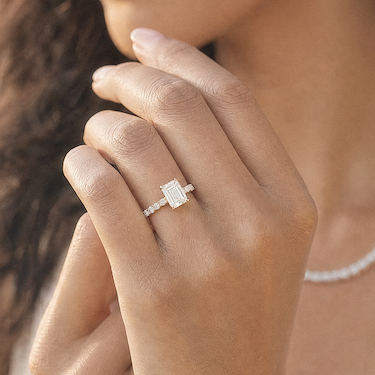 How to Choose a Lab-Grown Diamond Engagement Ring: Complete Buying Guide