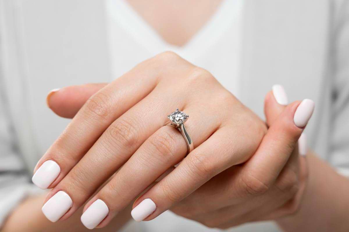 How to Pick the Perfect Engagement Ring as a Surprise