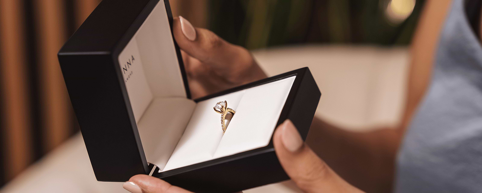 Top 6 Reasons to Propose with a Lab Grown Diamond Engagement Ring