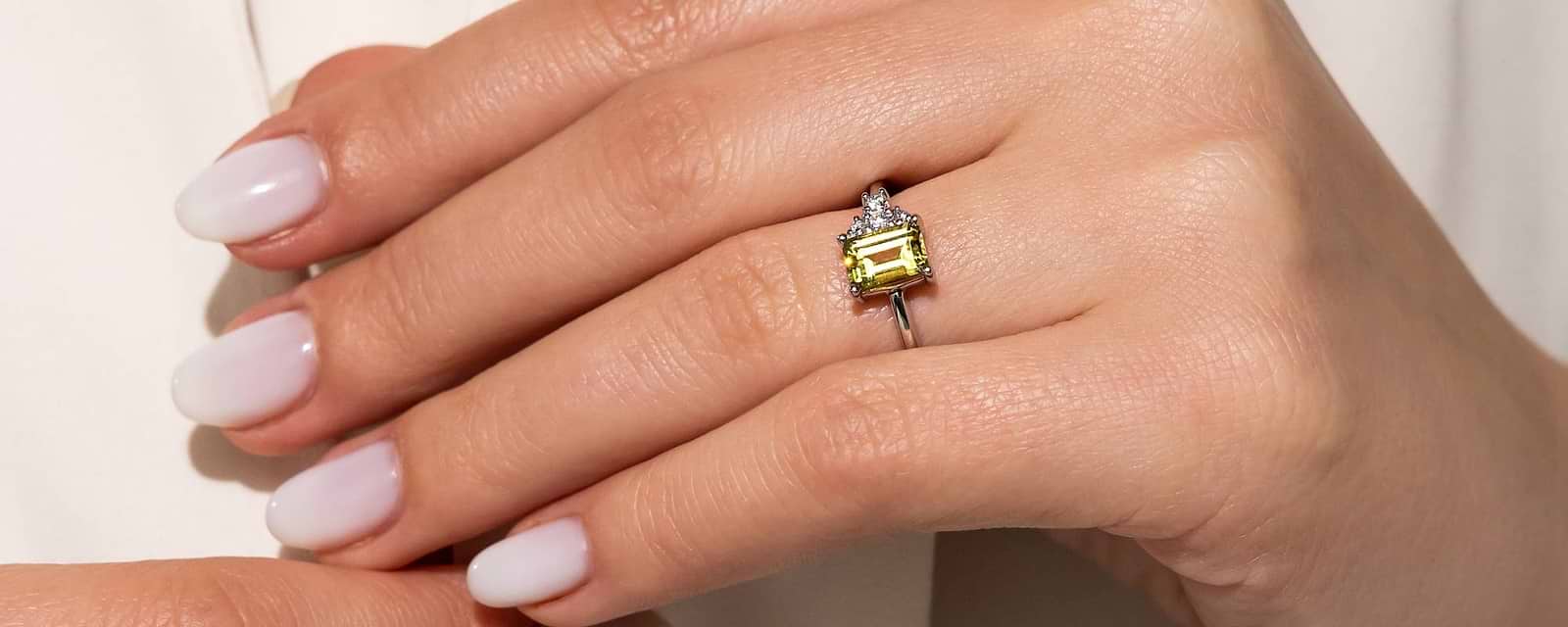 Stylish & Seasonal Picks - Top Fall Jewelry Trends for 2024