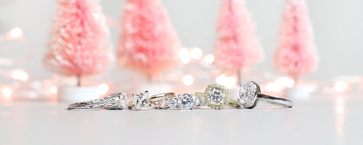 7 Jaw-Dropping Engagement Rings Under $1,000 for the Holiday Season