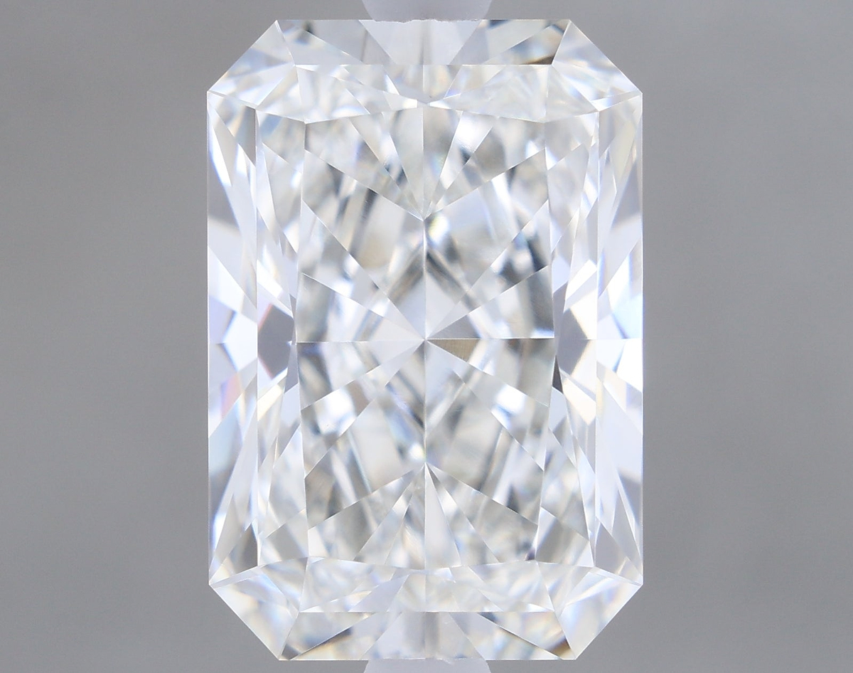 2.60 Carat Radiant Shaped, Ideal Cut, G Color, VVS2 Clarity, IGI Certified Lab Grown Diamond