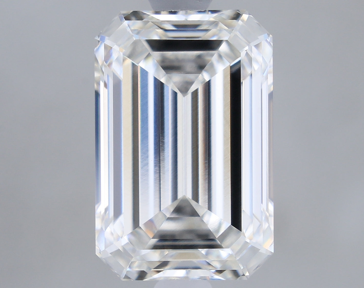 1.92 Carat Emerald Shaped, Ideal Cut, G Color, VVS2 Clarity, IGI Certified Lab Grown Diamond