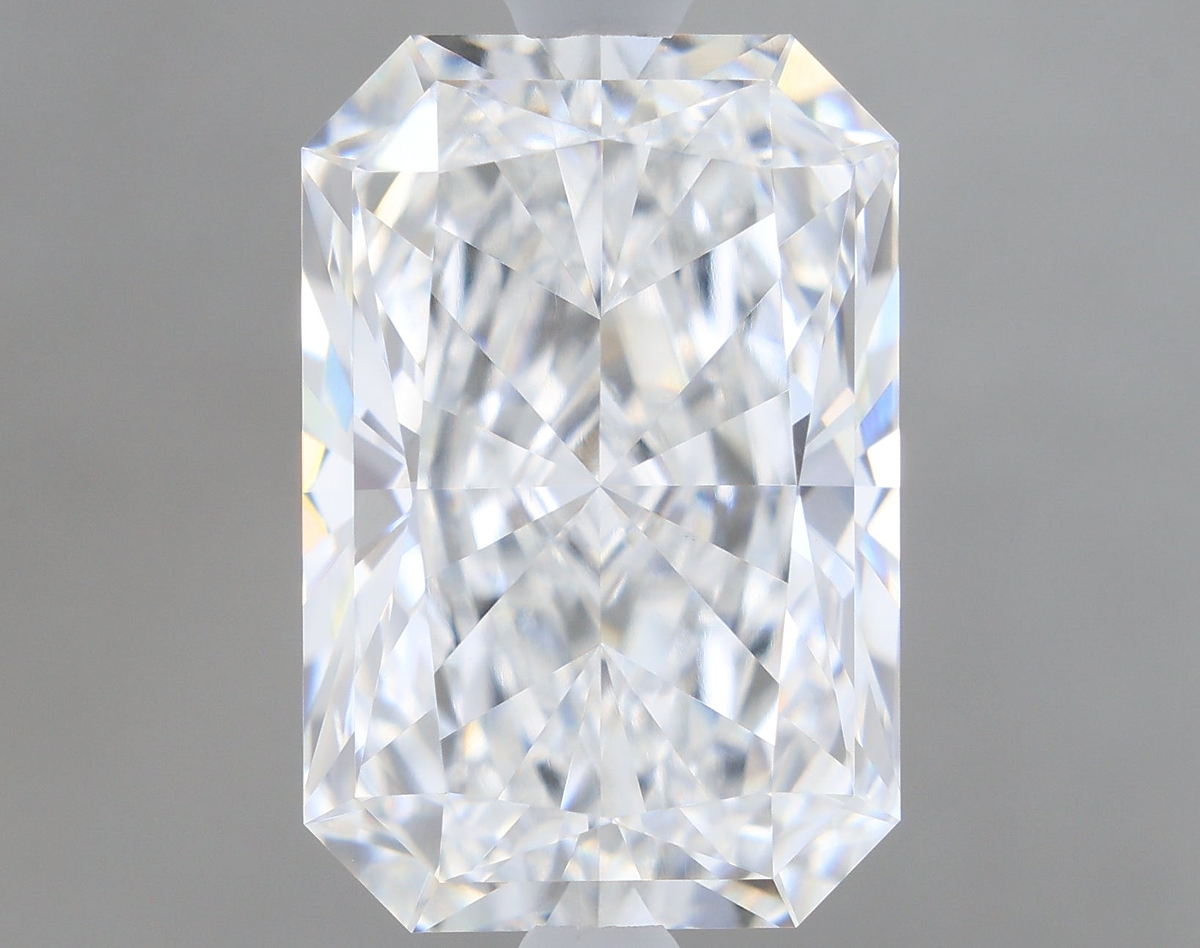 2.61 Carat Radiant Shaped, Ideal Cut, D Color, VVS2 Clarity, IGI Certified Lab Grown Diamond