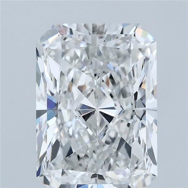 3.22 Carat Radiant Shaped, Excellent Cut, E Color, VVS2 Clarity, IGI Certified Lab Grown Diamond