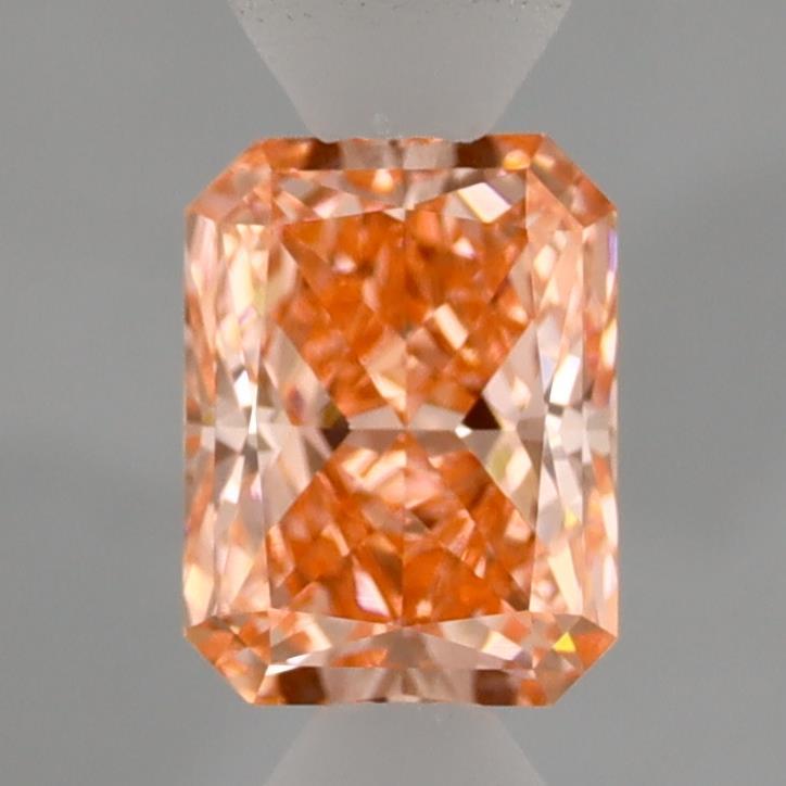 0.97 Carat Radiant Shaped, Very Good Cut, VVS2 Clarity, IGI Certified Lab Grown Diamond