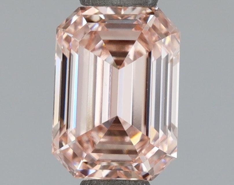 1.00 Carat Emerald Shaped, Ideal Cut, VS1 Clarity, IGI Certified Lab Grown Diamond