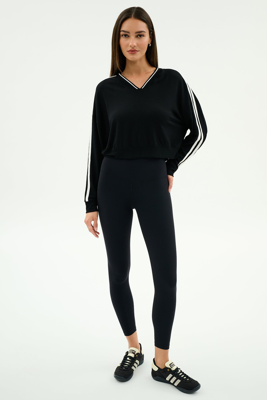 Ellie Fleece V Neck Sweatshirt - Black/White – SPLITS59