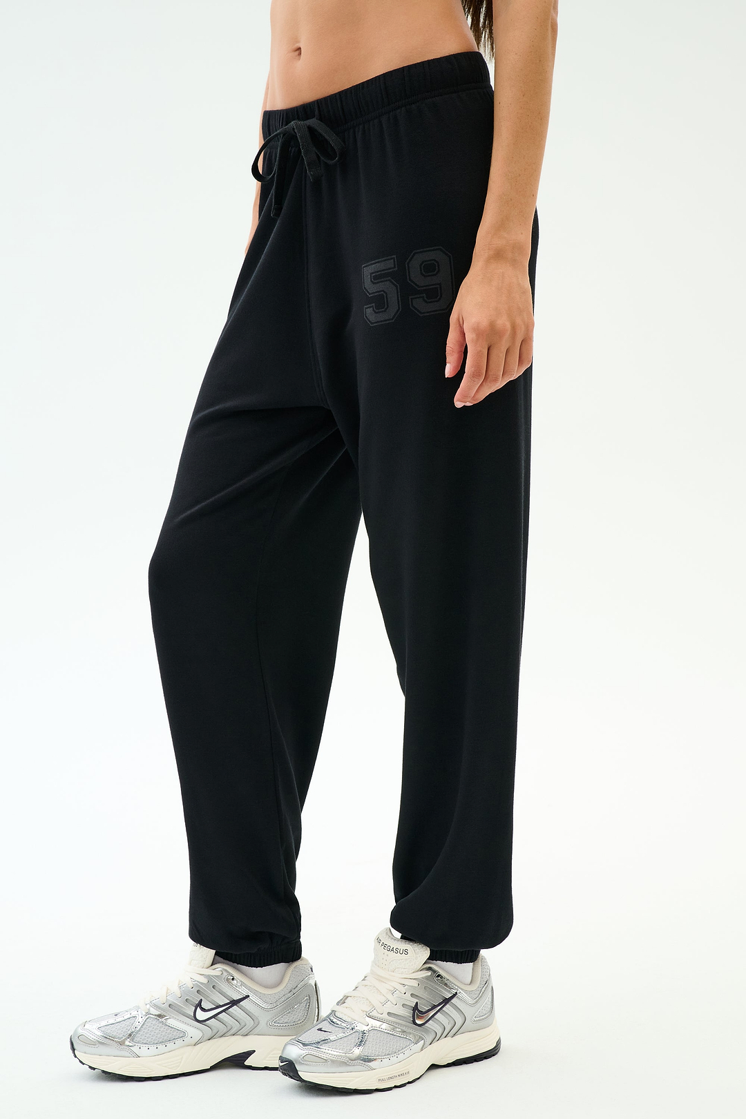 着せ替え服・アウトフィット Melissa Andie Oversized Fleece Varsity 59 Sweatpant - Black/59 – SPLITS59