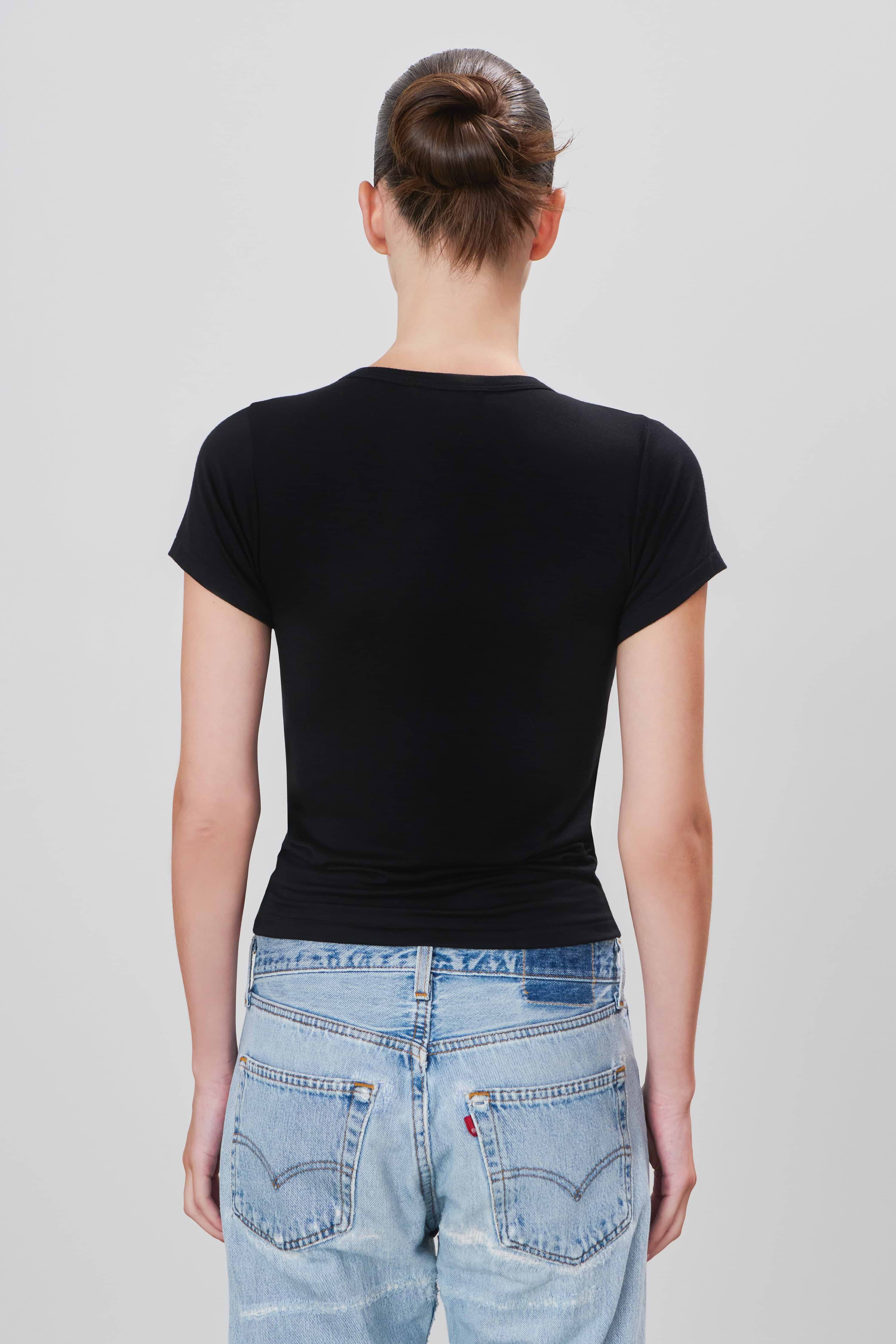 FITTED CREWNECK SHORT SLEEVE T-SHIRT - ÉTERNE