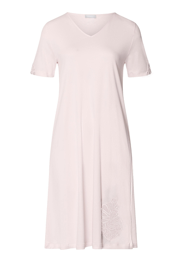 HANRO_251_W_BelinaNW_SSLVNightdress100cm_074823_072111_010.jpg