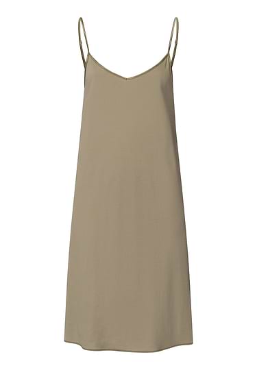 HANRO_251_W_CottonSilk_SpaghettiDress95cm_074813_072651_010.jpg