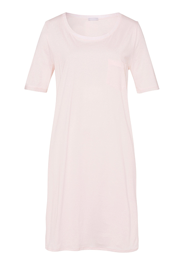 HANRO_B_W_CottonDeluxe_SSLVNightdress_077953_071334_010.jpg