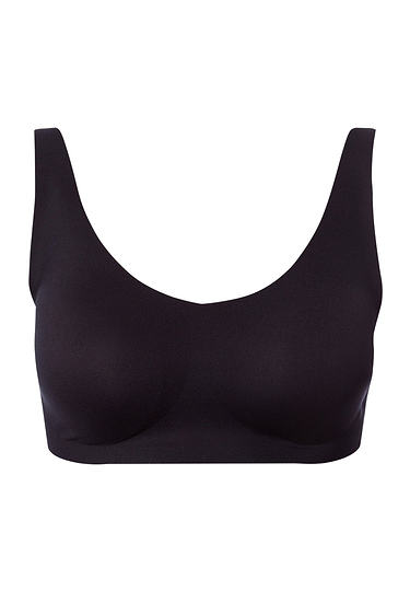 HANRO_B_W_InvisibleTouch_SoftCupBra_071139_070019_010.jpg
