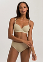 HANRO_241_W_Moments_PaddedBra_071503_072720_040.jpg