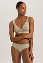 HANRO_241_W_Moments_SoftCupBra_071465_072720_040.jpg