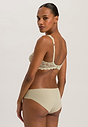 HANRO_241_W_Moments_SoftCupBra_071465_072720_045.jpg