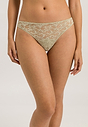 HANRO_241_W_Moments_Thong_071507_072720_040.jpg