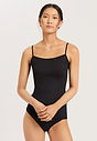 HANRO_241_W_Ultralight_SpaghettiTop_071820_070019_040.jpg