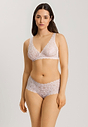 HANRO_242_W_Moments_SoftCupBra_071465_071347_040.jpeg