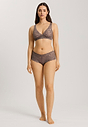 HANRO_242_W_Moments_SoftCupBra_071465_072756_060.jpeg