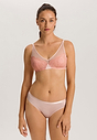 HANRO_251_W_Gale_SoftCupBra_070867_072111_040.jpg