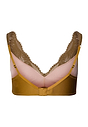HANRO_251_W_Gale_SoftCupBra_070868_072803_020.jpg
