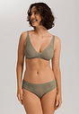 HANRO_251_W_Martha_SoftCupBra_070882_072732_040.jpg