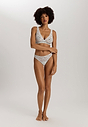 HANRO_251_W_Moments_SoftCupBra_071465_072534_060.jpg