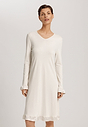 HANRO_252_W_Claire_LSLVNightdress100cm_074768_072123_040.jpg