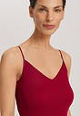 HANRO_252_W_CottonSeamless_SpaghettiTop_071601_072418_090.jpg
