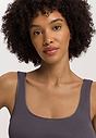 HANRO_252_W_CottonSeamless_TankTop_071604_072183_090.jpg