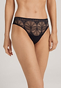 HANRO_252_W_Holly_BrazilianPanty_070823_070019_040.jpg