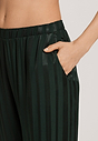 HANRO_252_W_Indra_LongPants_074759_072709_090.jpg