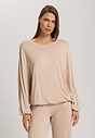 HANRO_252_W_NaturalWear_LSLVShirt_078888_072216_040.jpg