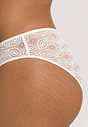 HANRO_252_W_Ruby_MiniBriefs_070855_072123_090.jpg