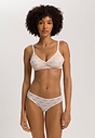 HANRO_252_W_Ruby_SoftCupBra_070852_072123_040.jpg