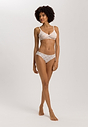 HANRO_252_W_Ruby_SoftCupBra_070852_072123_060.jpg