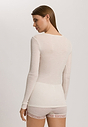 HANRO_252_W_WoolenLace_LSLVShirt_070830_072123_045.jpg