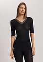 HANRO_252_W_WoolenLace_SSLVShirt_070829_070019_040.jpg