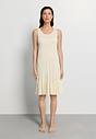 HANRO_261_W_Isabella_SleevelessNightdress100cm_074725_072217_060.jpeg