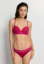 HANRO_261_W_Moments_PaddedBra_071503_072465_040.jpeg
