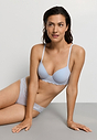 HANRO_261_W_Moments_PaddedBra_071503_072581_091.jpeg
