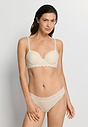 HANRO_261_W_Moments_PaddedBra_071503_072811_040.jpeg