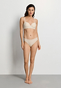 HANRO_261_W_Moments_PaddedBra_071503_072811_060.jpeg
