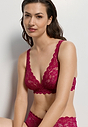 HANRO_261_W_Moments_SoftCupBra_071465_072465_090.jpeg
